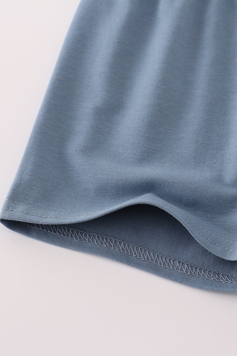 Green character applique shorts set