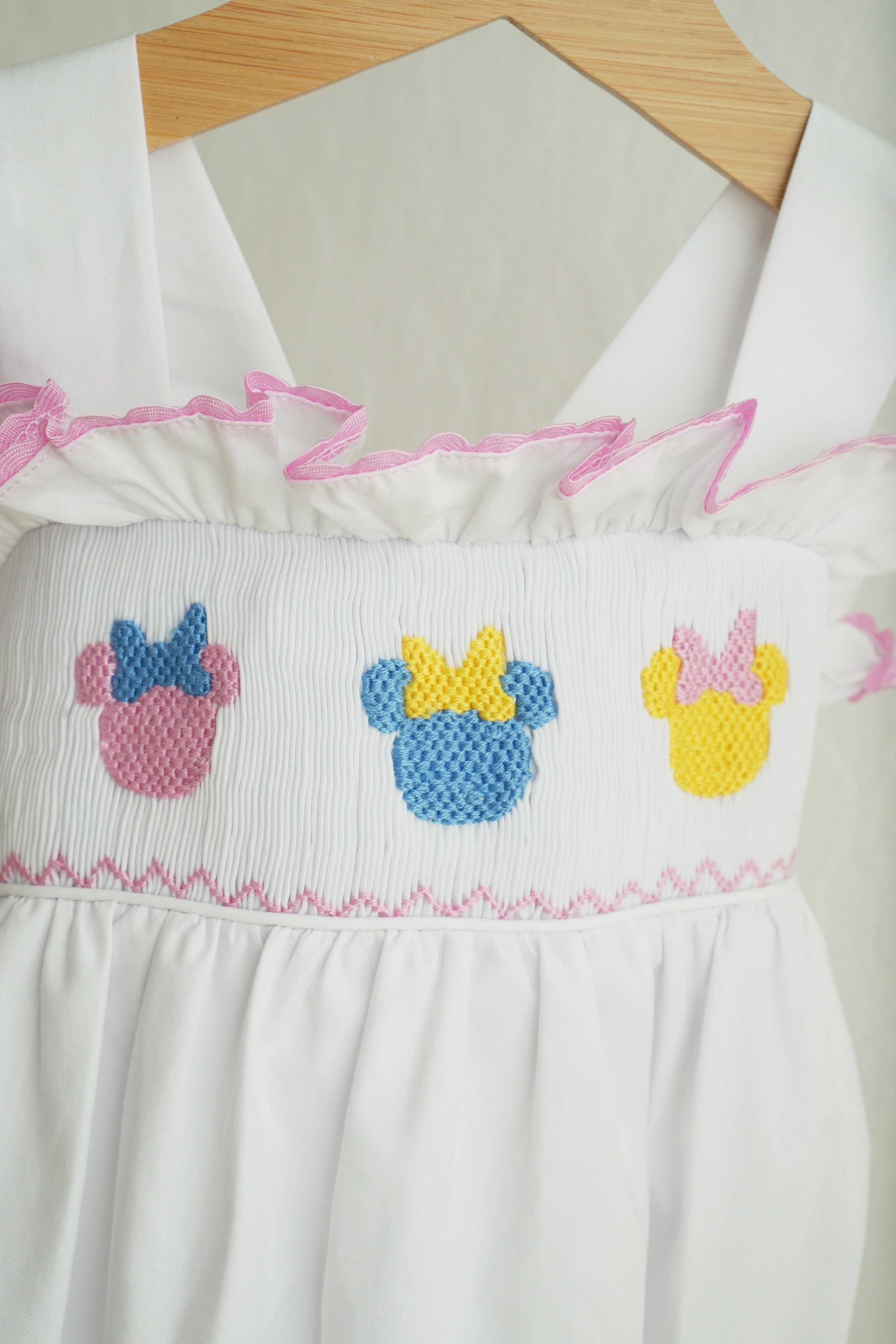 White character ruffle bubble